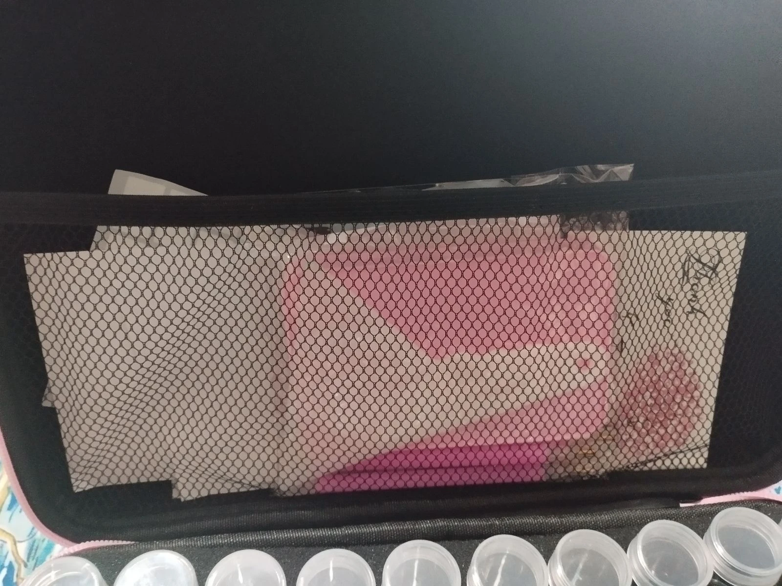 Roze aktetas met diamantenbeschildering. 120 potjes – photo 3